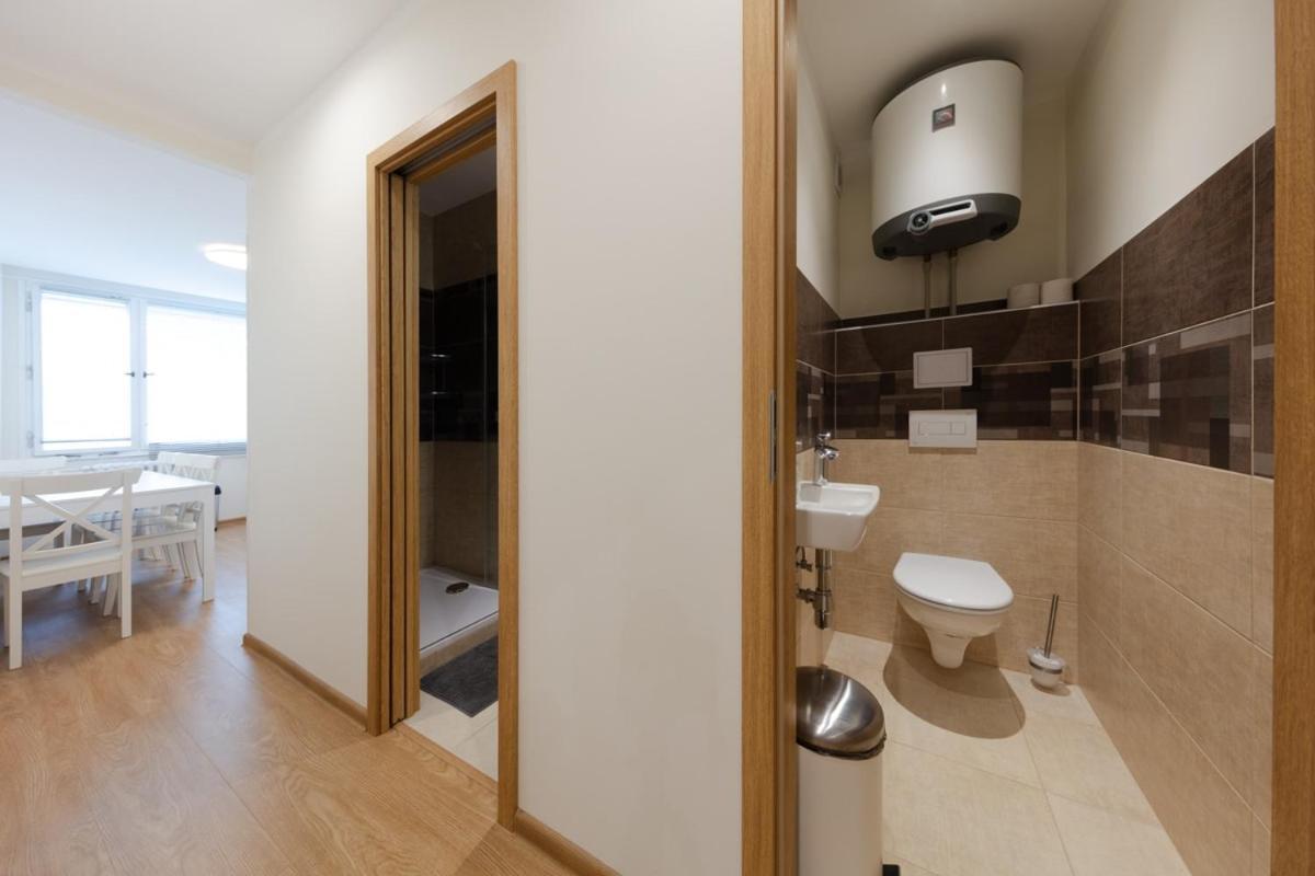 Large Prosek - Your Second Home! Apartamento *