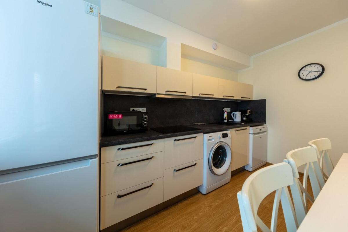 Large Prosek - Your Second Home! Apartamento *