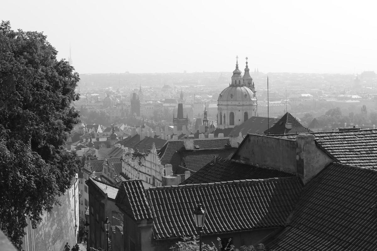 Large Prosek - Your Second Home! * Prague